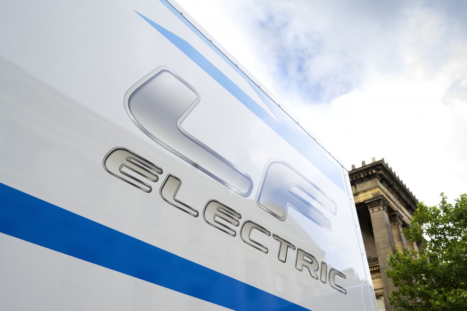 DAF presents zero-emissions LF Electric at Freight in the City Expo