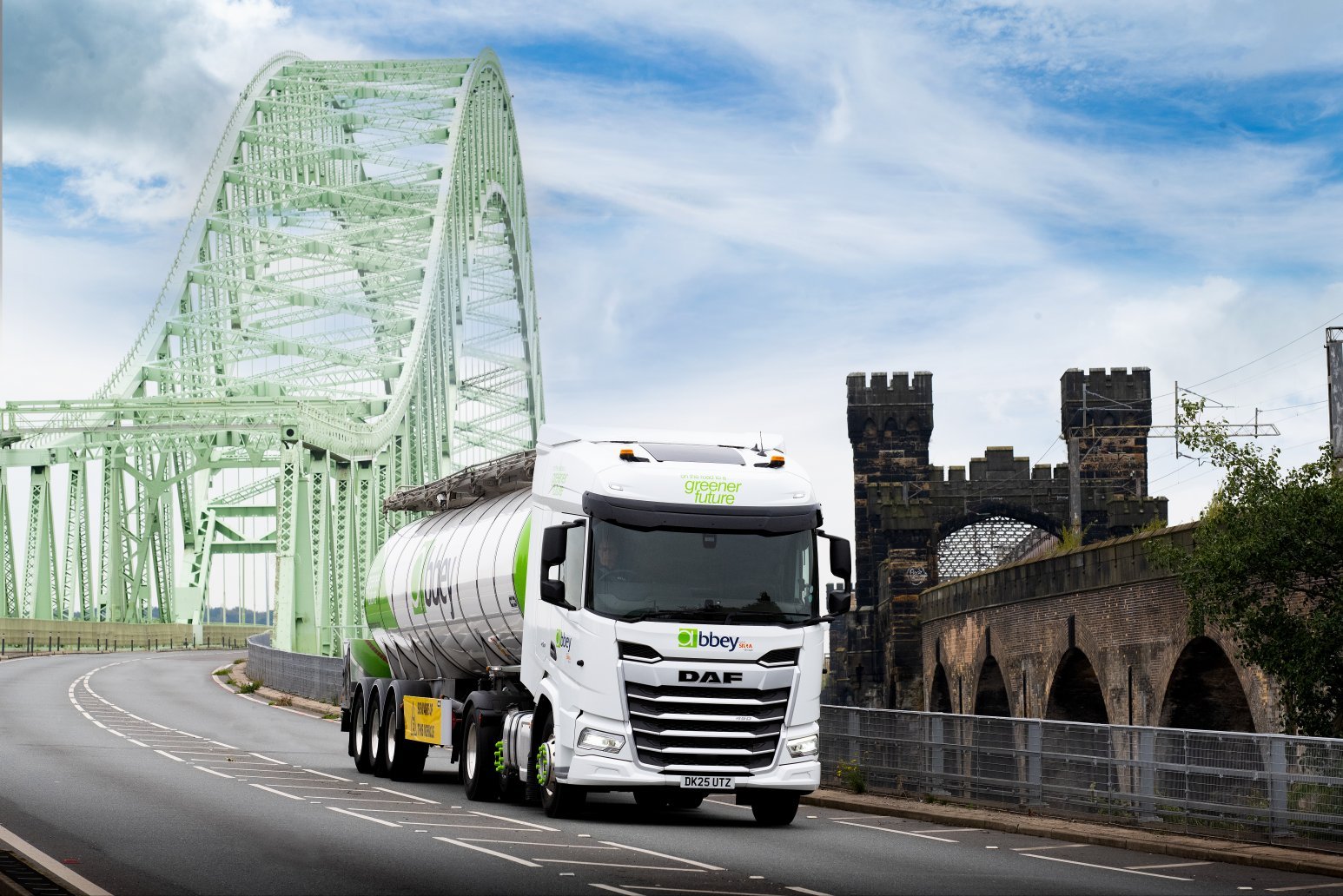 Fuel economy gains highlighted in Abbey Logistics’ latest DAF XF 450 fleet roll-out