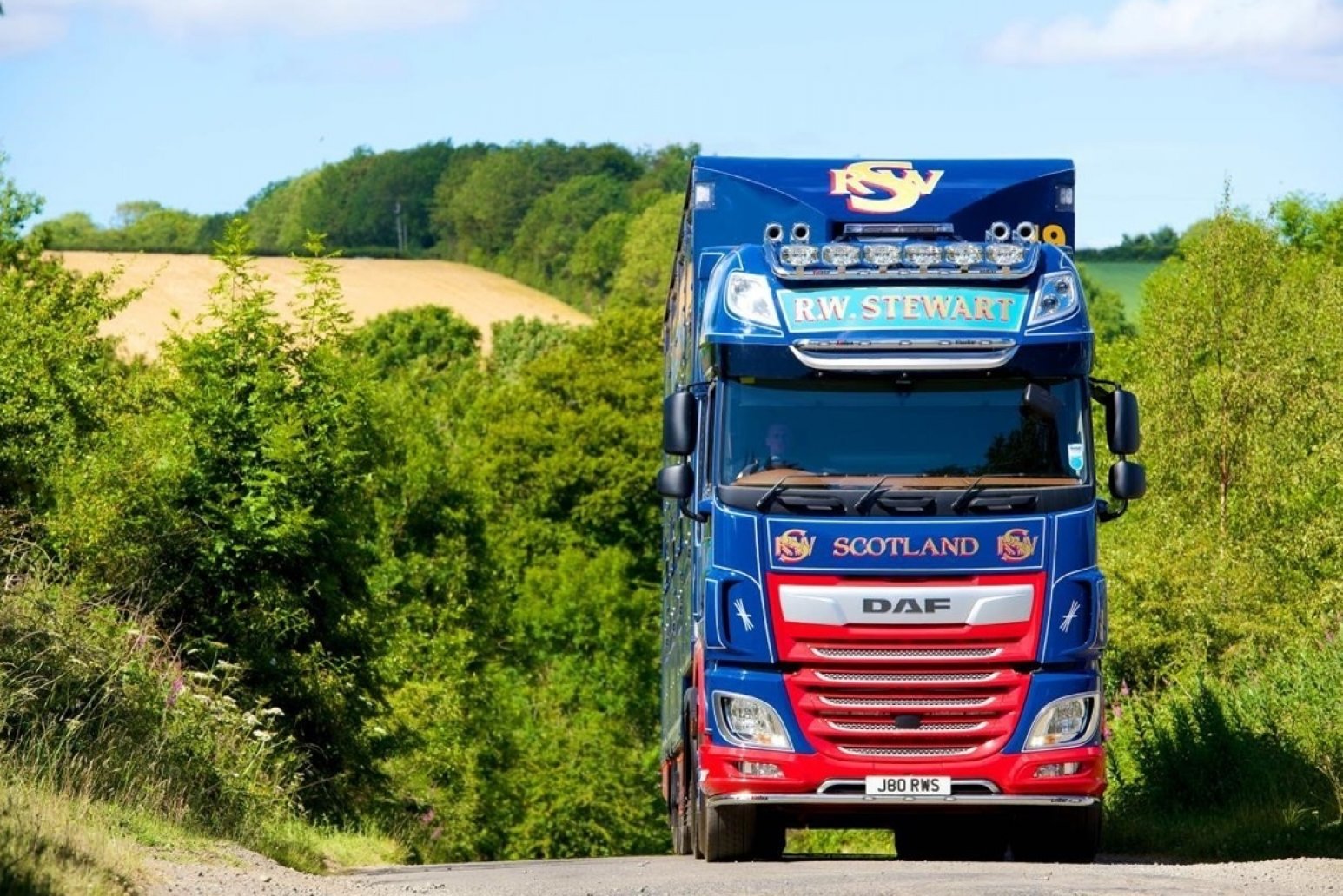 Leading livestock haulier refreshes fleet with DAF New XF tractors